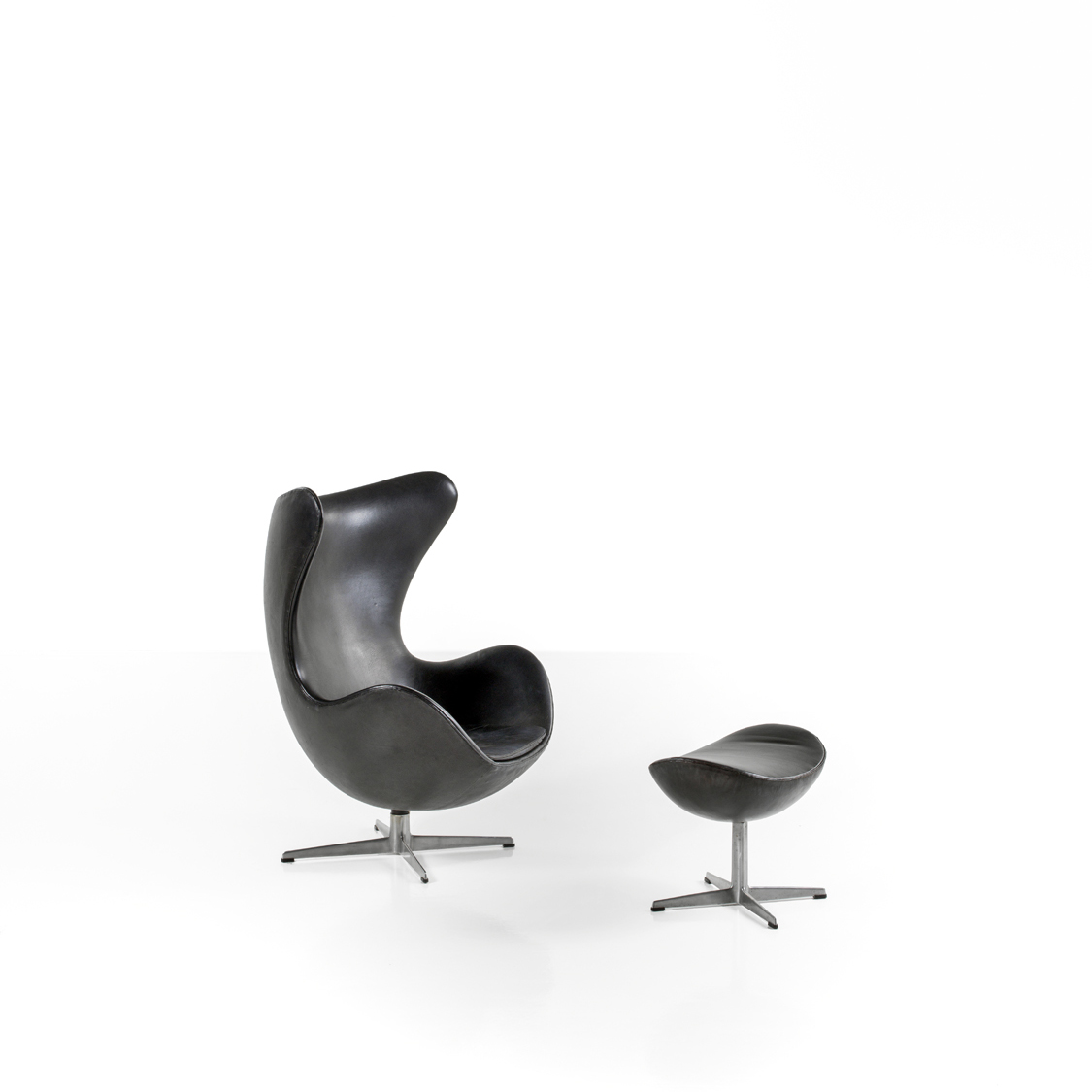 Arne Jacobsen 1902 1971 Mod le 3317 et 3127 dit Egg Chair